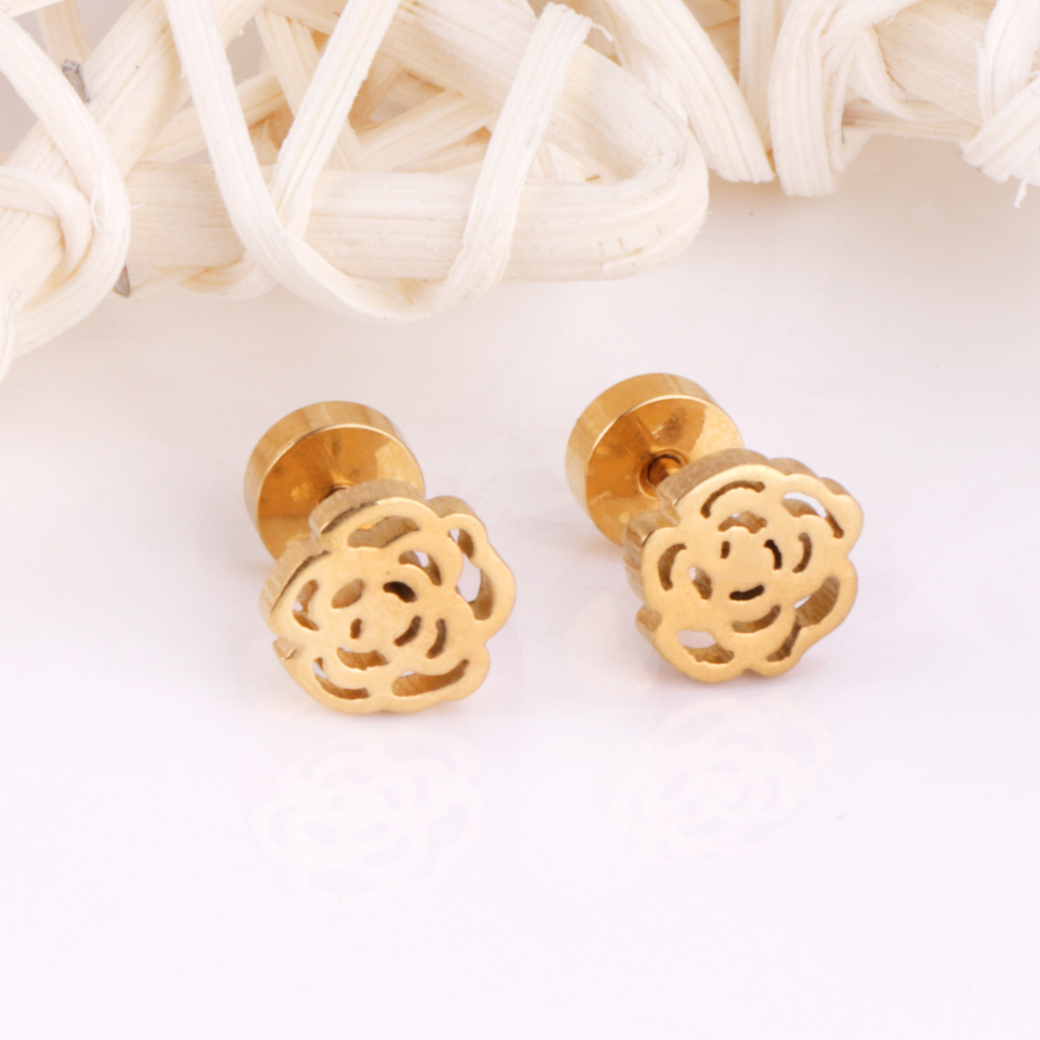 LUXUKISSKIDS 1pairs Small Ear  - đánh giá và giá Body Jewelry Surgical Steel